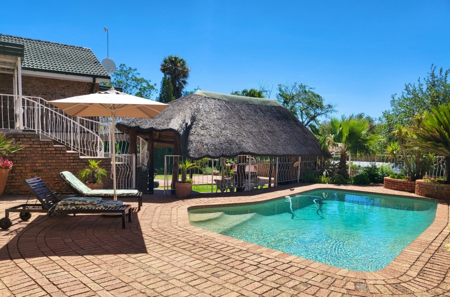 10 Bedroom Property for Sale in Warrenton Northern Cape